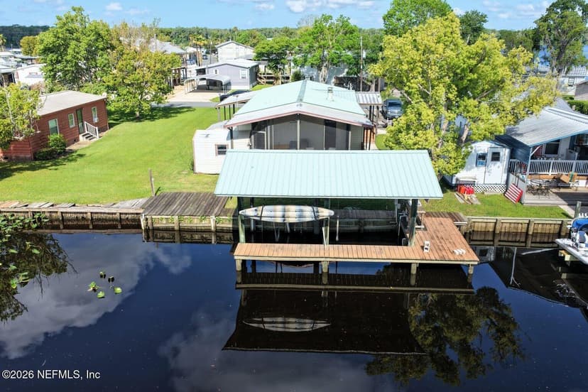 160 MOONLITE Drive, Welaka, FL 32189