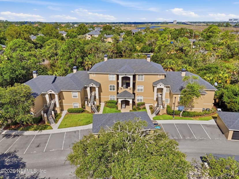 1701 THE GREENS Way 912, Jacksonville Beach, FL 32250