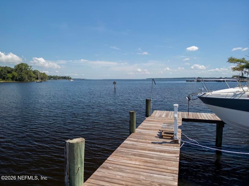 120 GOVERNOR Street 101, Green Cove Springs, FL 32043